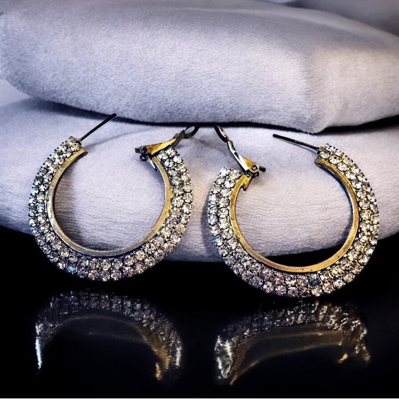 Vintage Rhinestone Earrings Gold Tone Round Hoop Two Rows Leverback Pierced - Picture 1 of 11